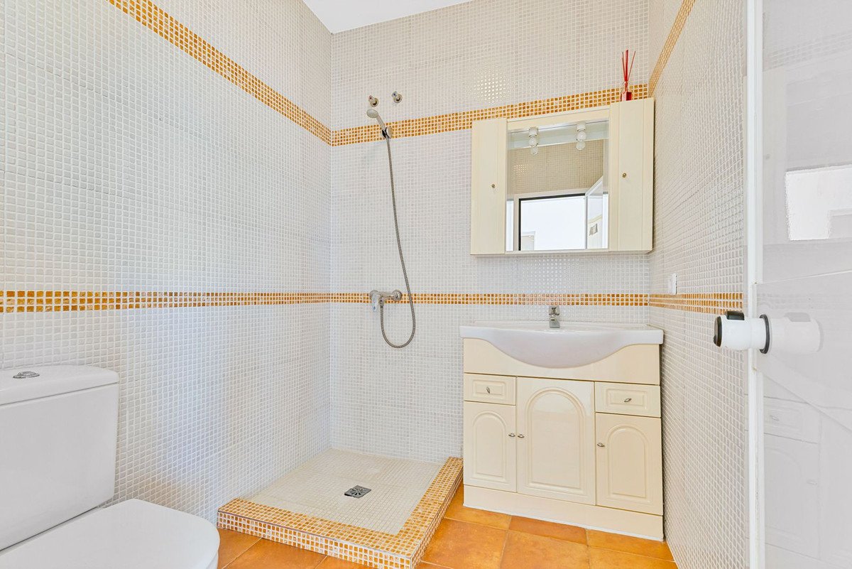 6 Bed Detached Villa in Valtocado