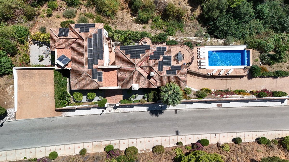 6 Bed Detached Villa in Valtocado