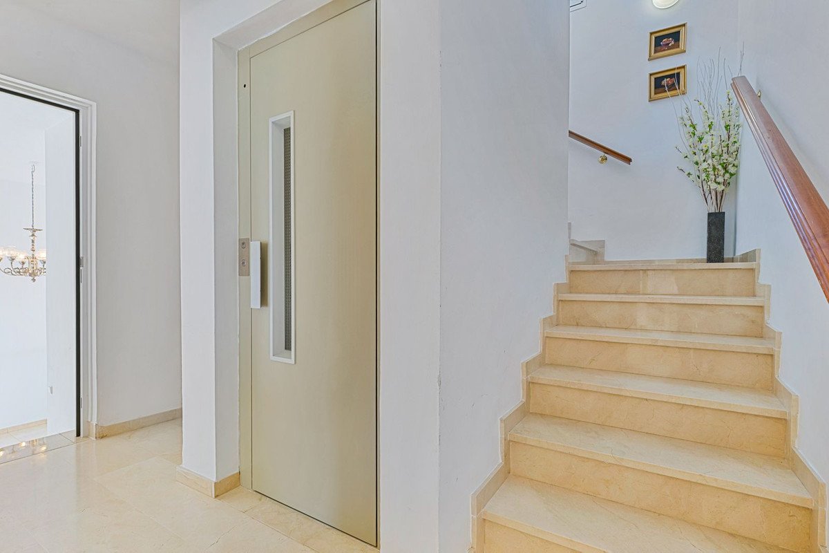 6 Bed Detached Villa in Valtocado