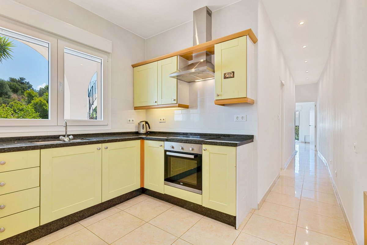 6 Bed Detached Villa in Valtocado