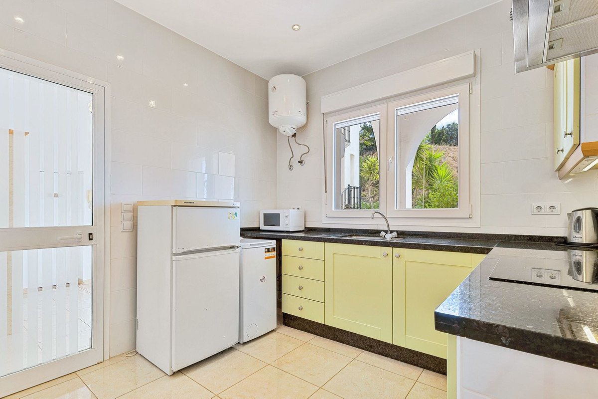 6 Bed Detached Villa in Valtocado
