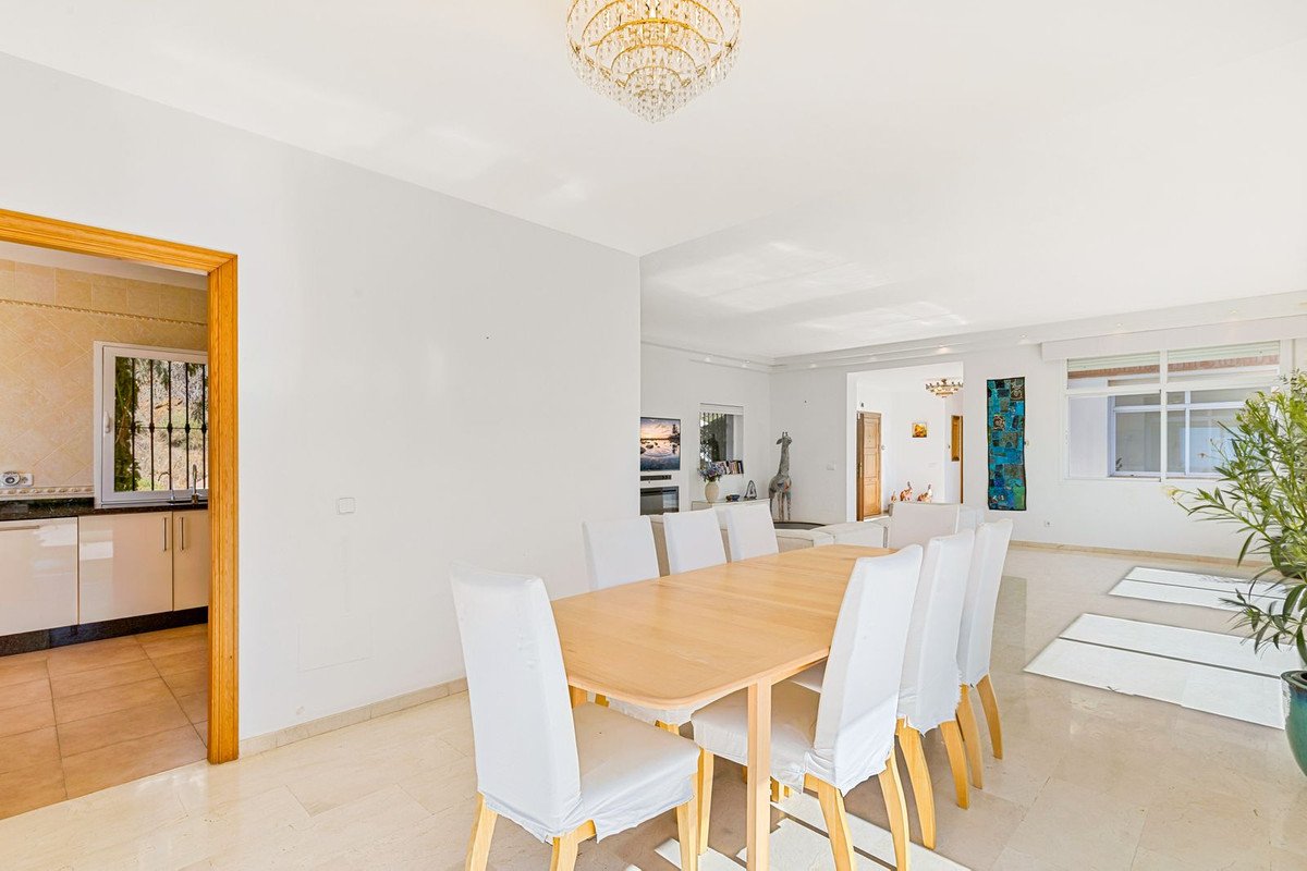 6 Bed Detached Villa in Valtocado