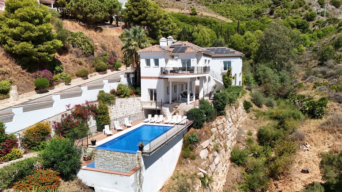 6 Bed Detached Villa in Valtocado