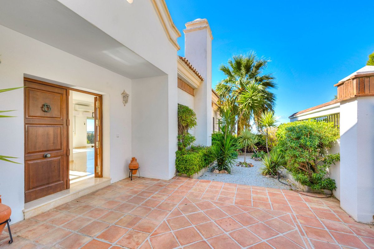 6 Bed Detached Villa in Valtocado