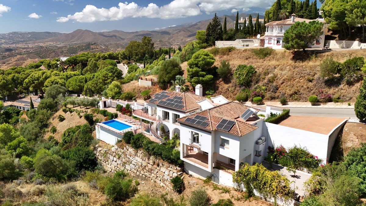 6 Bed Detached Villa in Valtocado