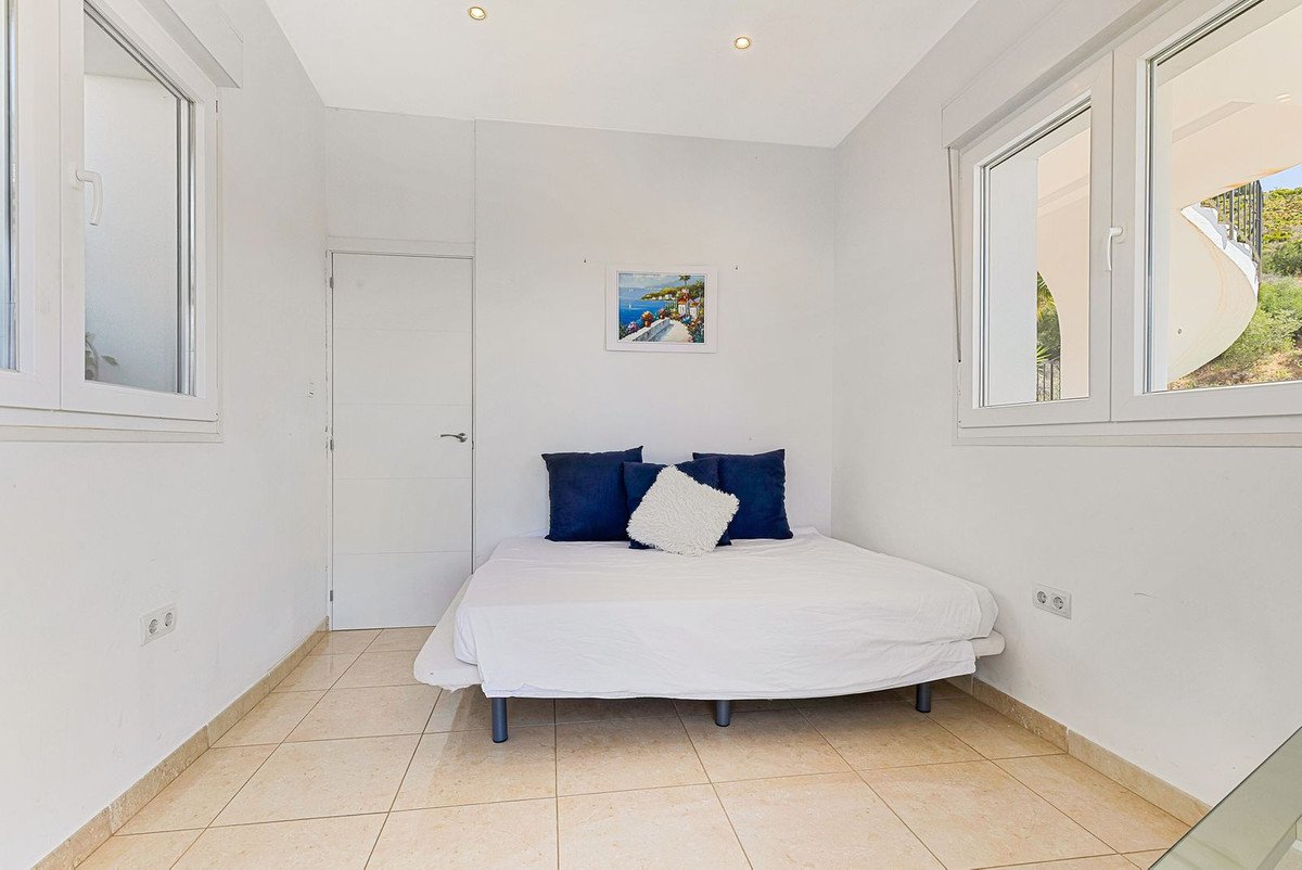 6 Bed Detached Villa in Valtocado