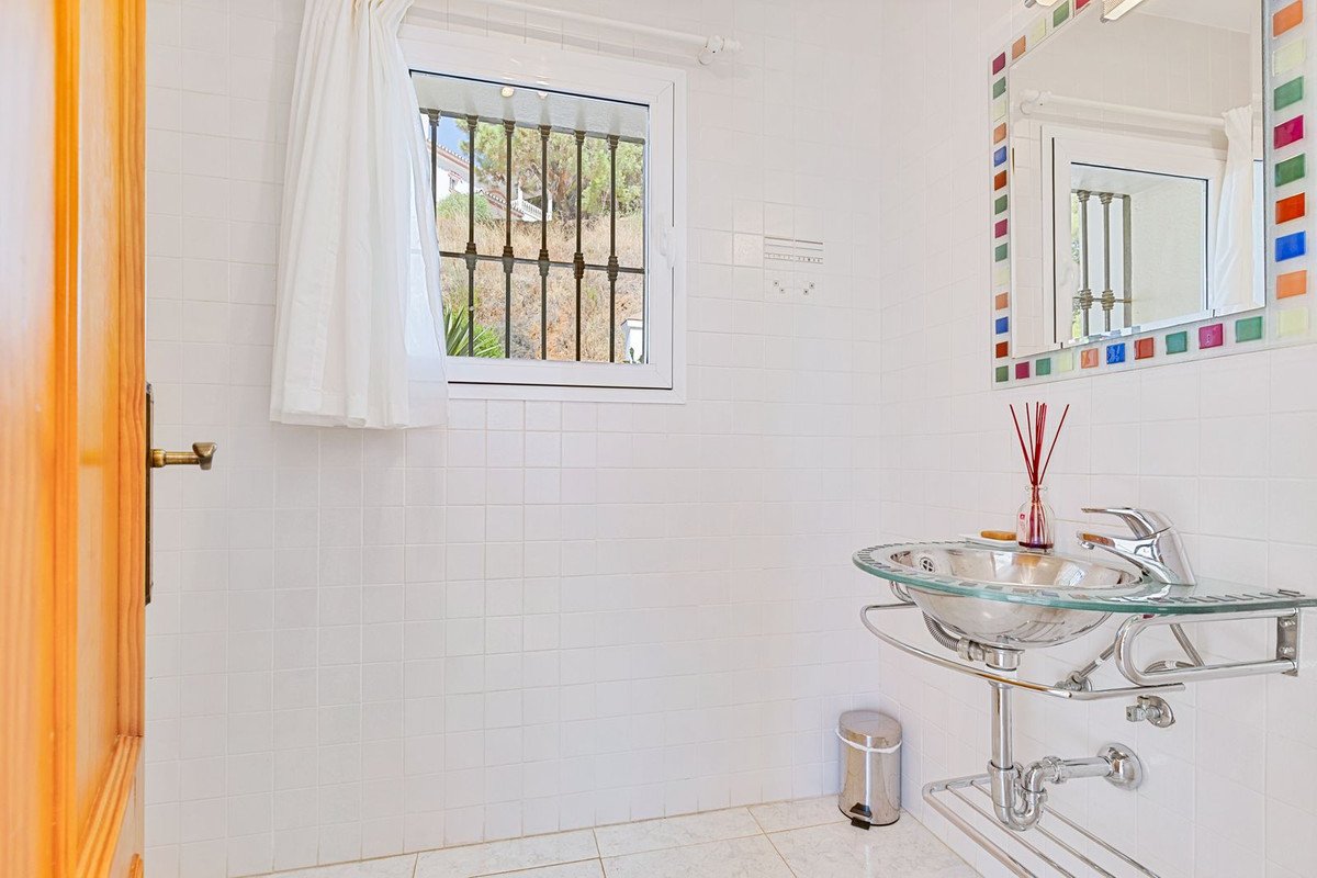6 Bed Detached Villa in Valtocado