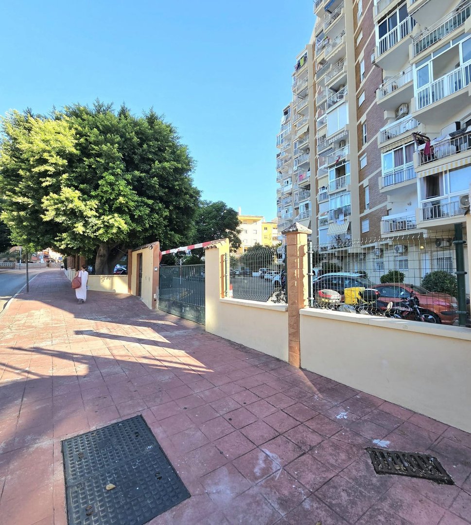 2 Bed Middle Floor Apartment in Benalmadena