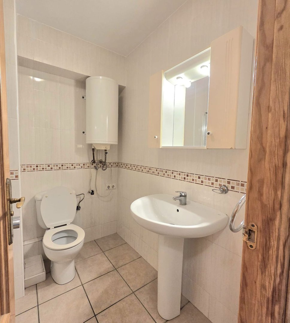 2 Bed Middle Floor Apartment in Benalmadena