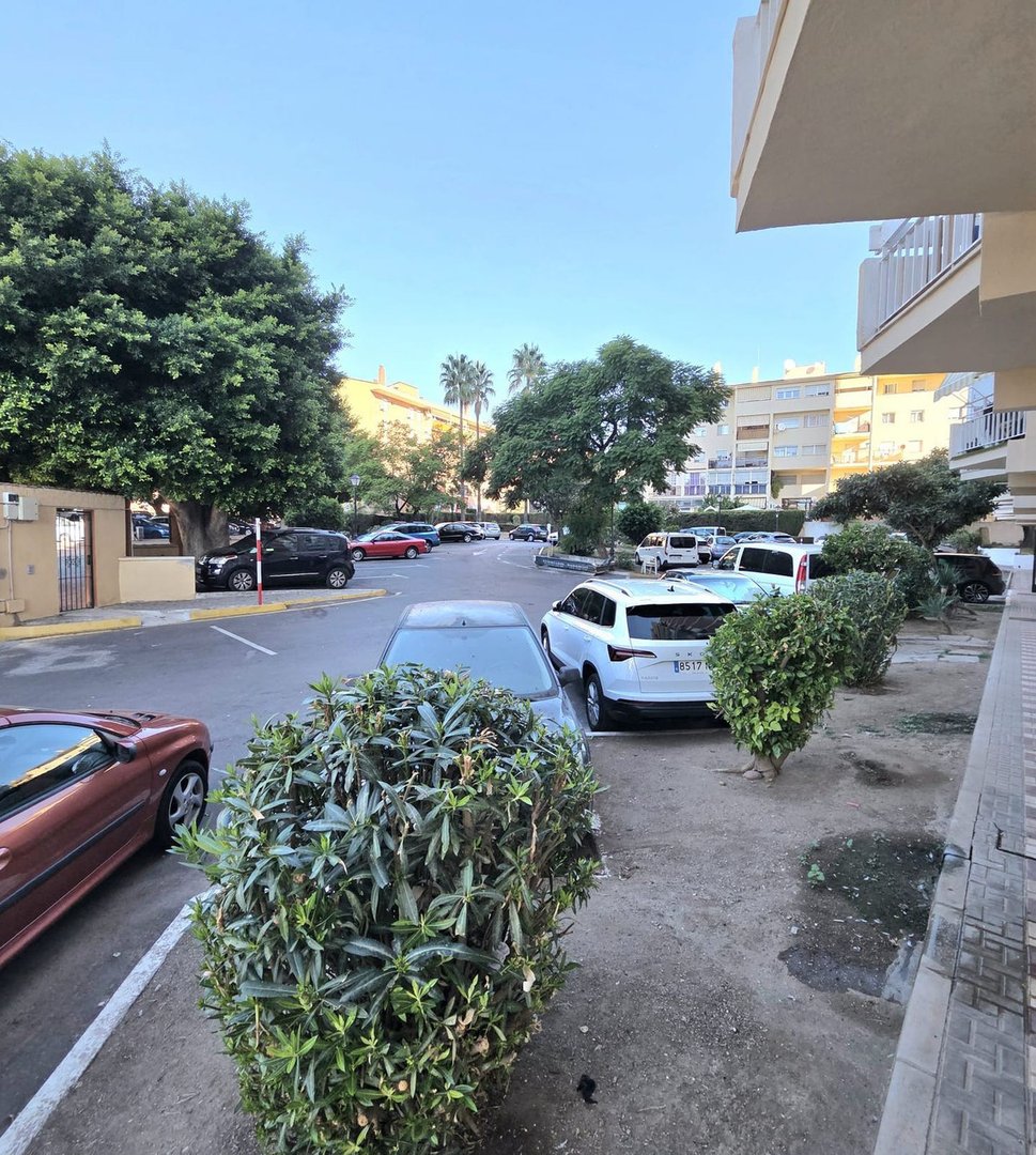 2 Bed Middle Floor Apartment in Benalmadena