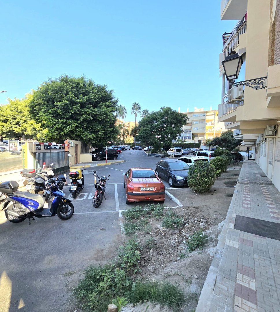 2 Bed Middle Floor Apartment in Benalmadena