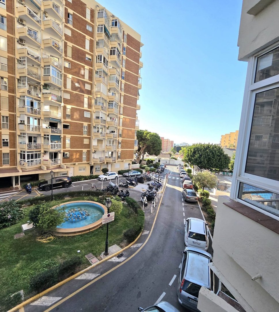 2 Bed Middle Floor Apartment in Benalmadena