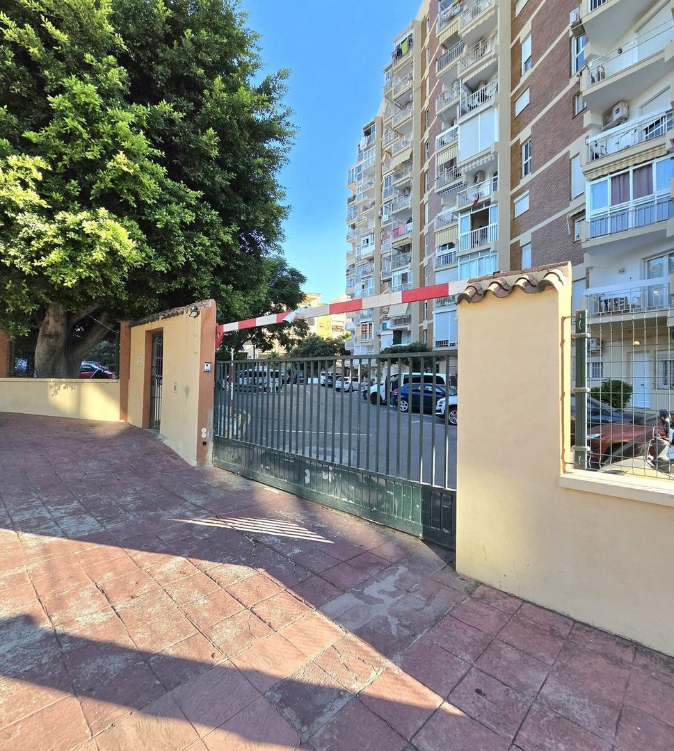 2 Bed Middle Floor Apartment in Benalmadena