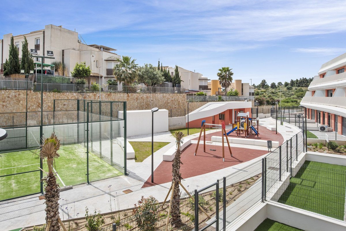 2 Bed Middle Floor Apartment in La Cala de Mijas