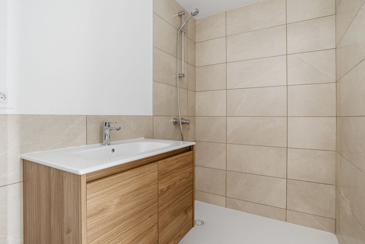 2 Bed Middle Floor Apartment in La Cala de Mijas
