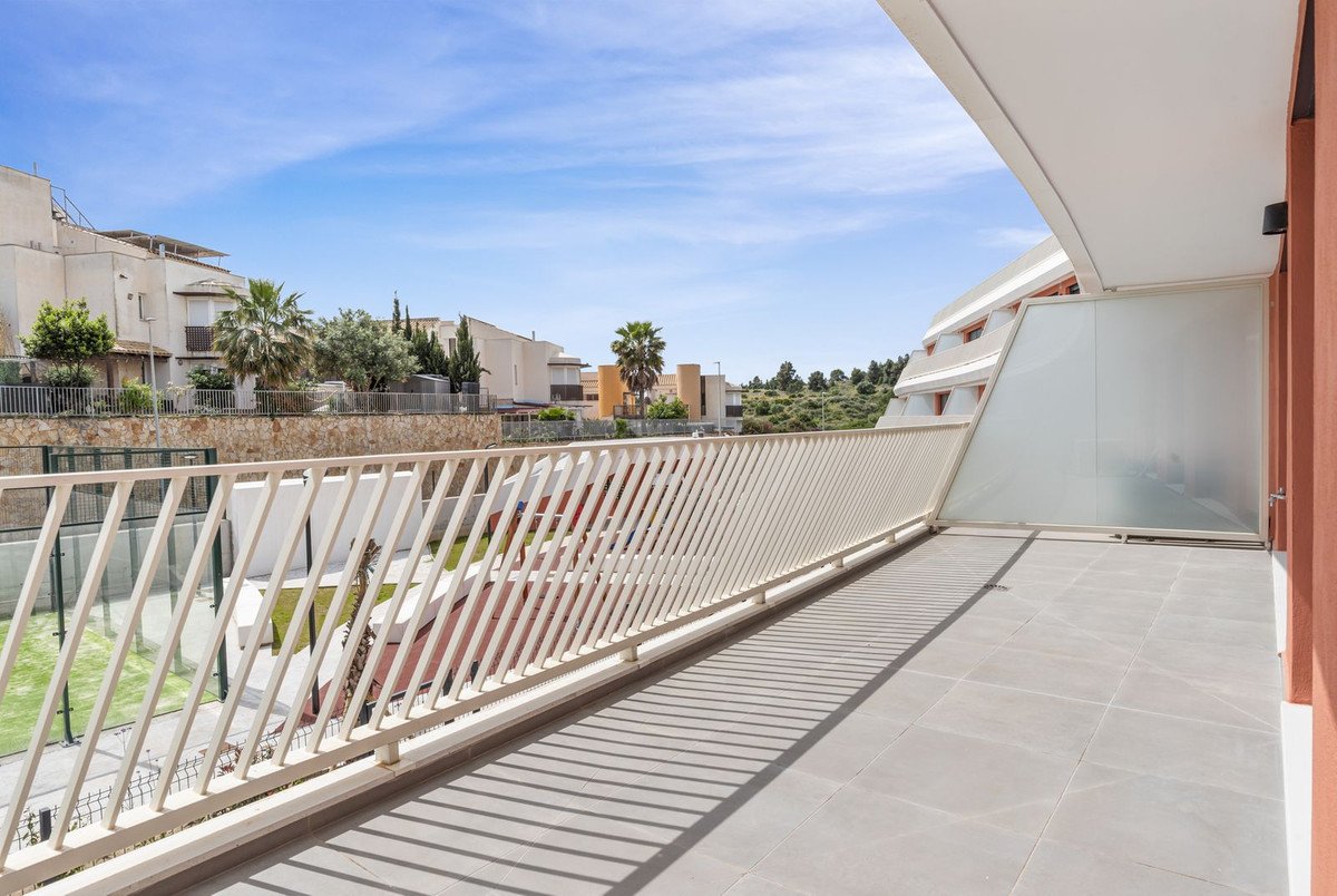 2 Bed Middle Floor Apartment in La Cala de Mijas