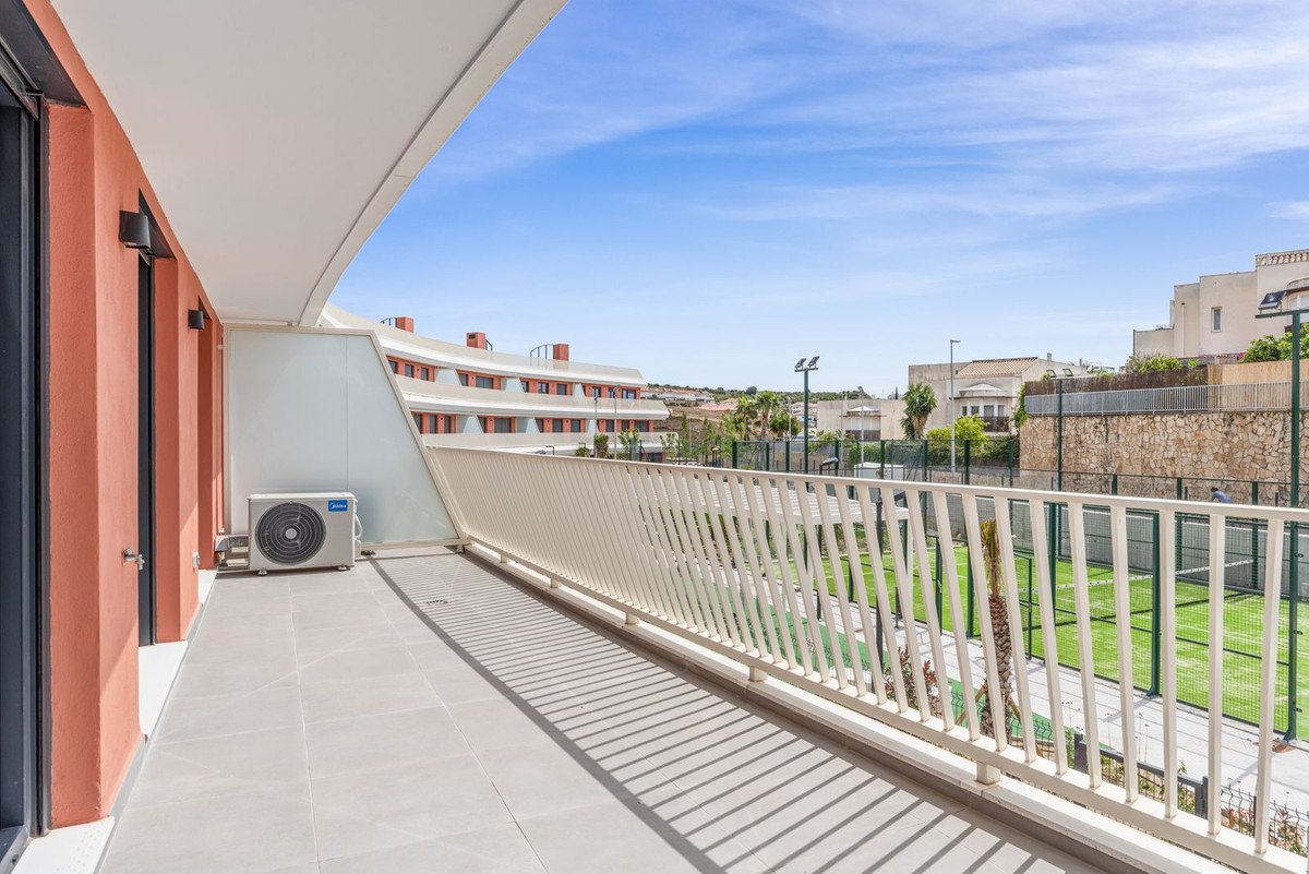 2 Bed Middle Floor Apartment in La Cala de Mijas