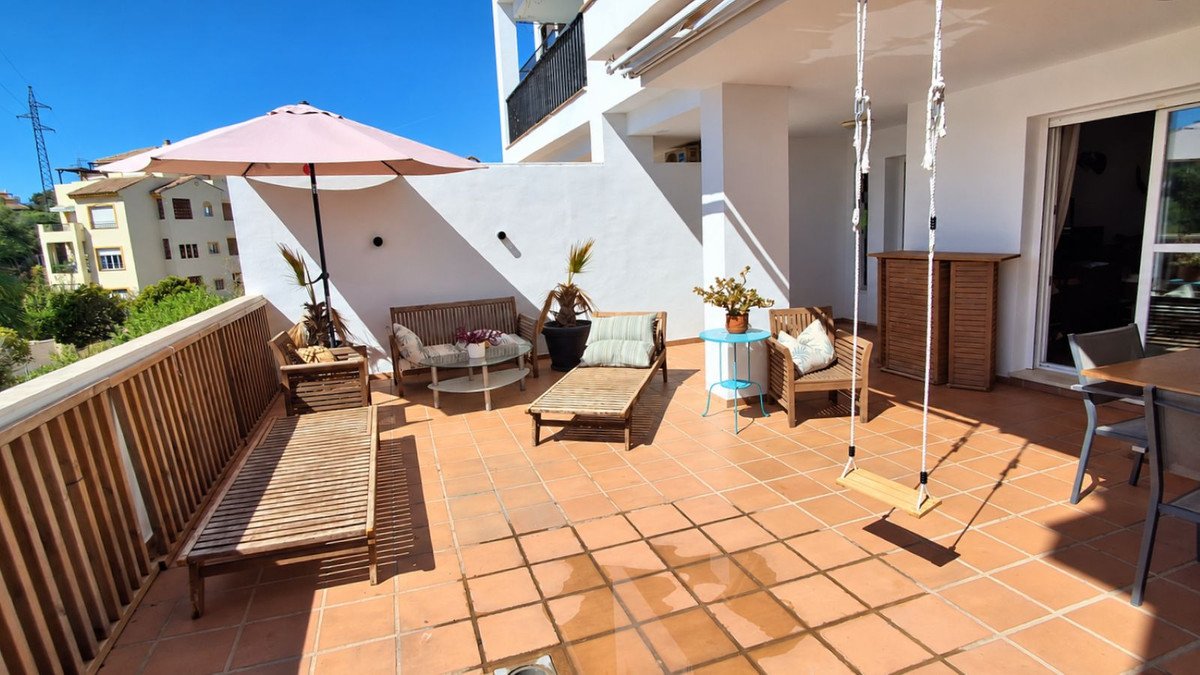 2 Bed Ground Floor Apartment in Miraflores