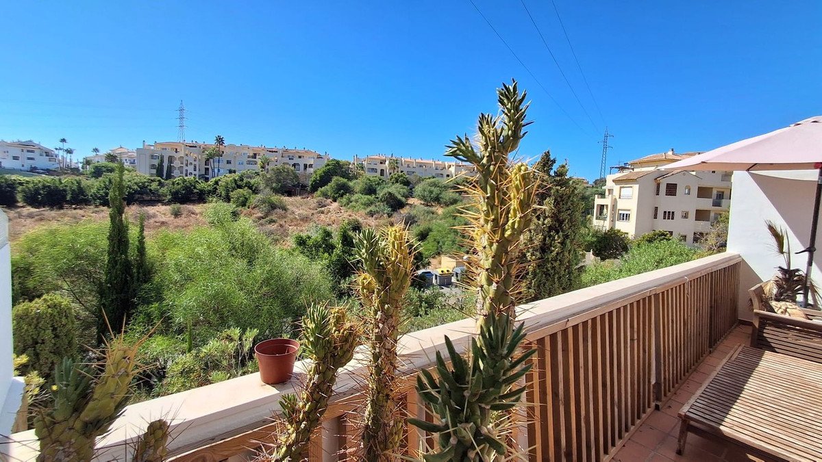 2 Bed Ground Floor Apartment in Miraflores