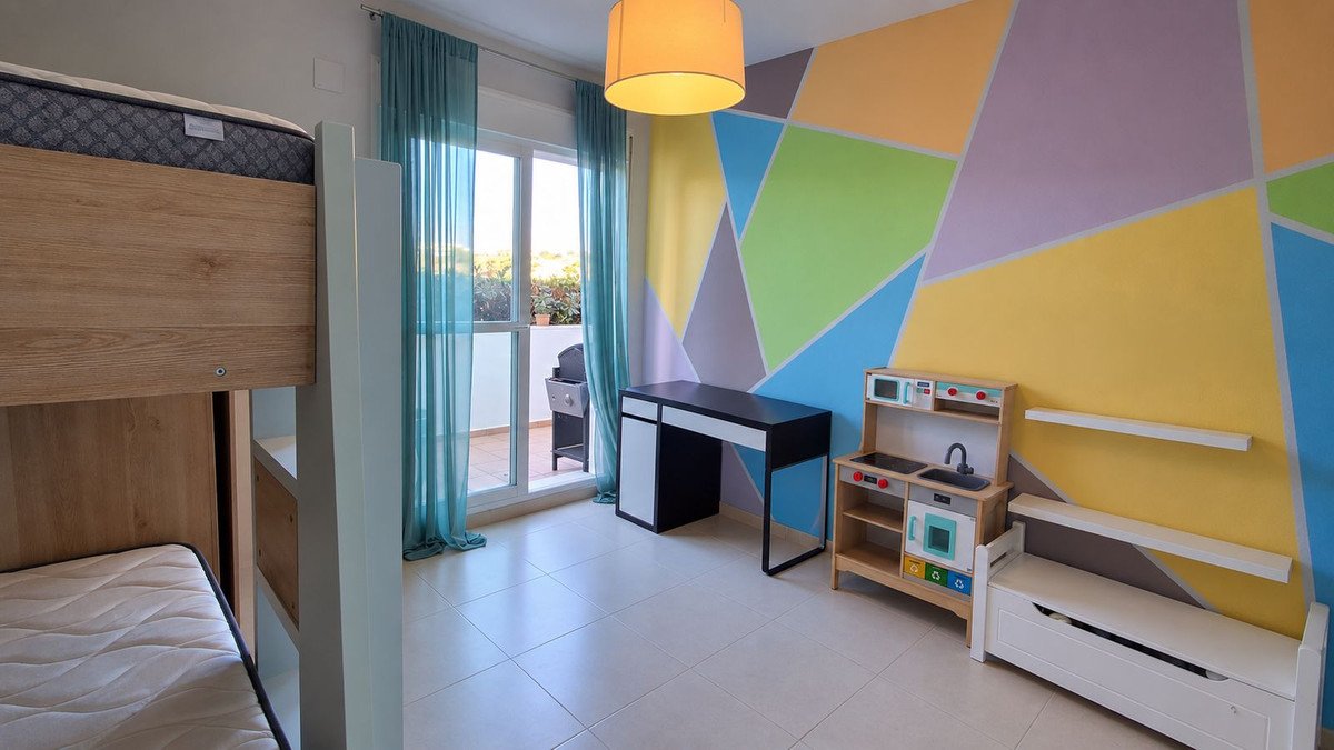 2 Bed Ground Floor Apartment in Miraflores