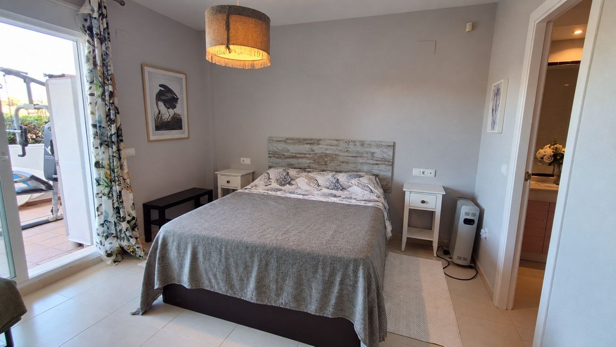 2 Bed Ground Floor Apartment in Miraflores