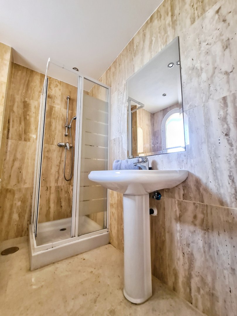 3 Bed Middle Floor Apartment in Elviria