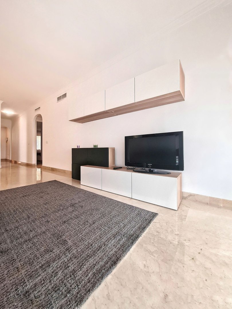 3 Bed Middle Floor Apartment in Elviria