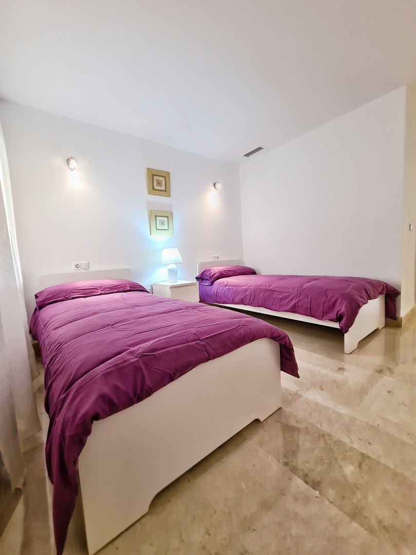 3 Bed Middle Floor Apartment in Elviria