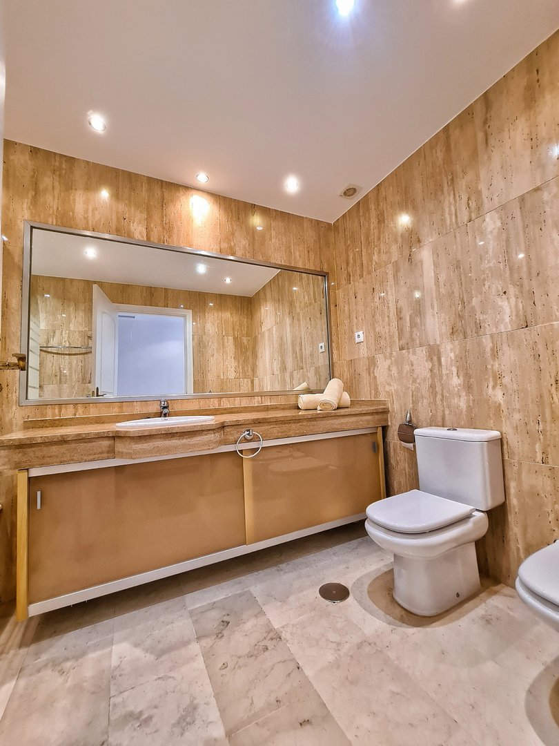 3 Bed Middle Floor Apartment in Elviria