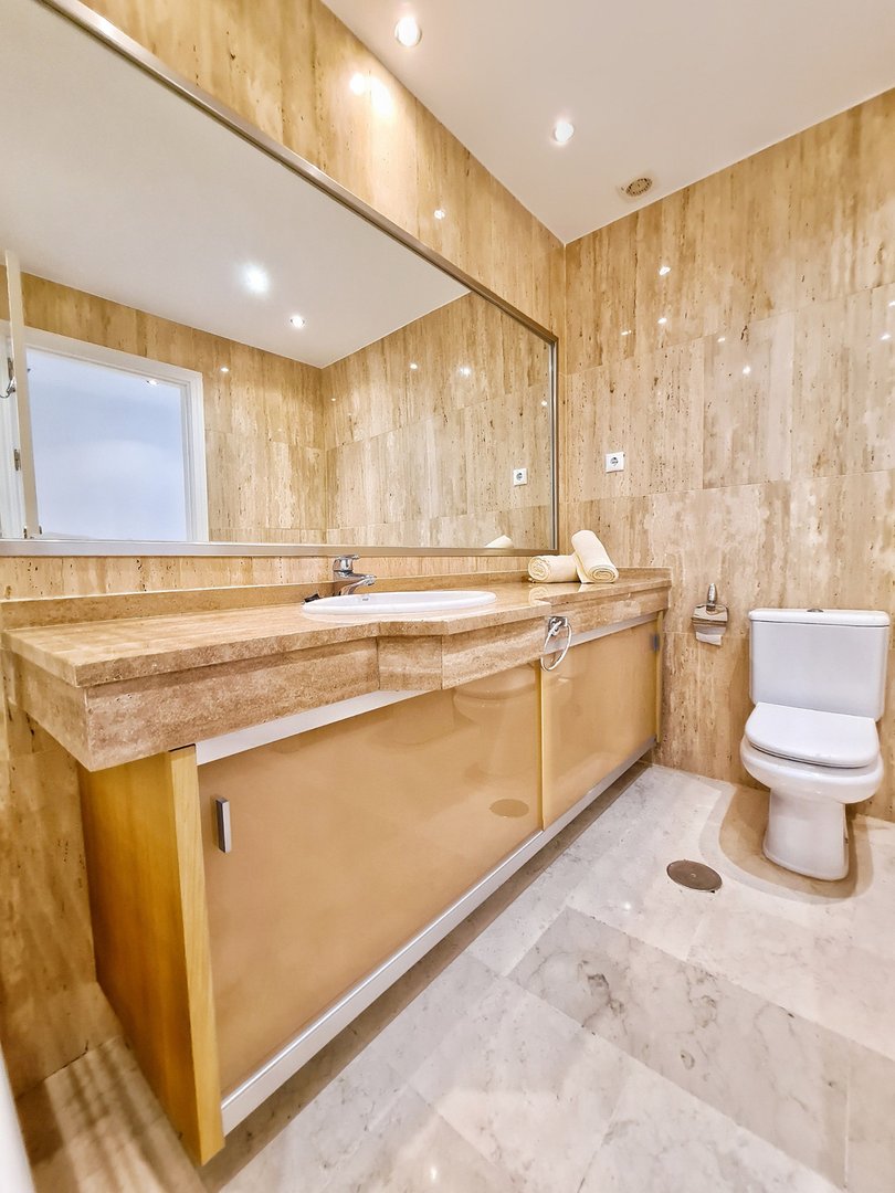 3 Bed Middle Floor Apartment in Elviria