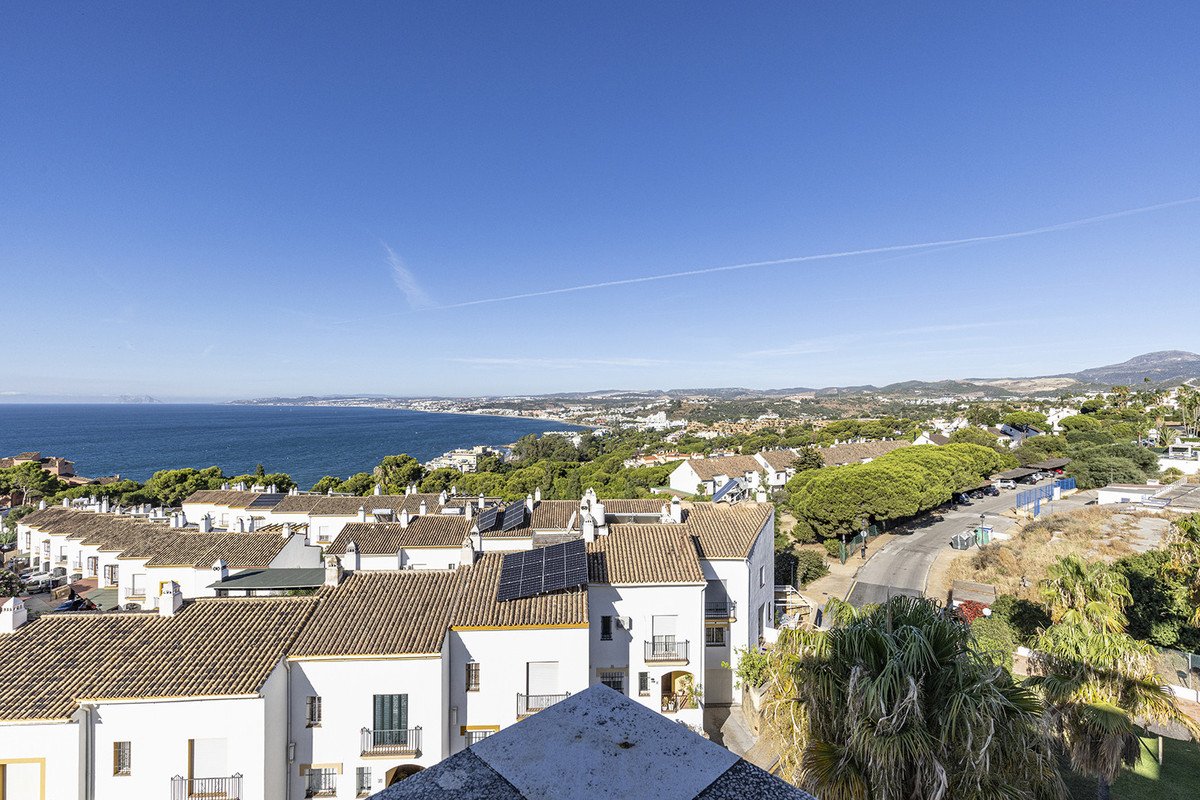 3 Bed Penthouse in Estepona