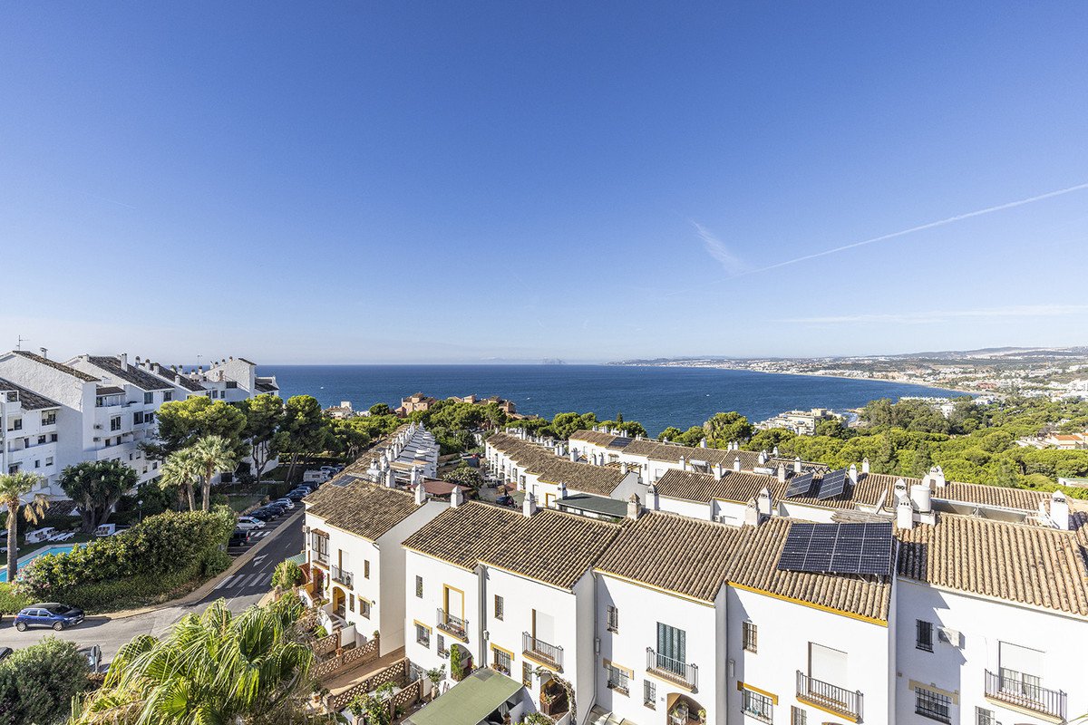 3 Bed Penthouse in Estepona