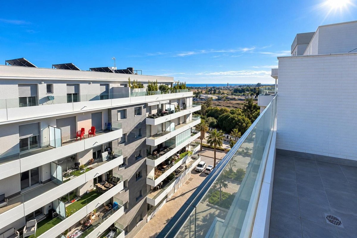 2 Bed Penthouse in Nueva Andalucía