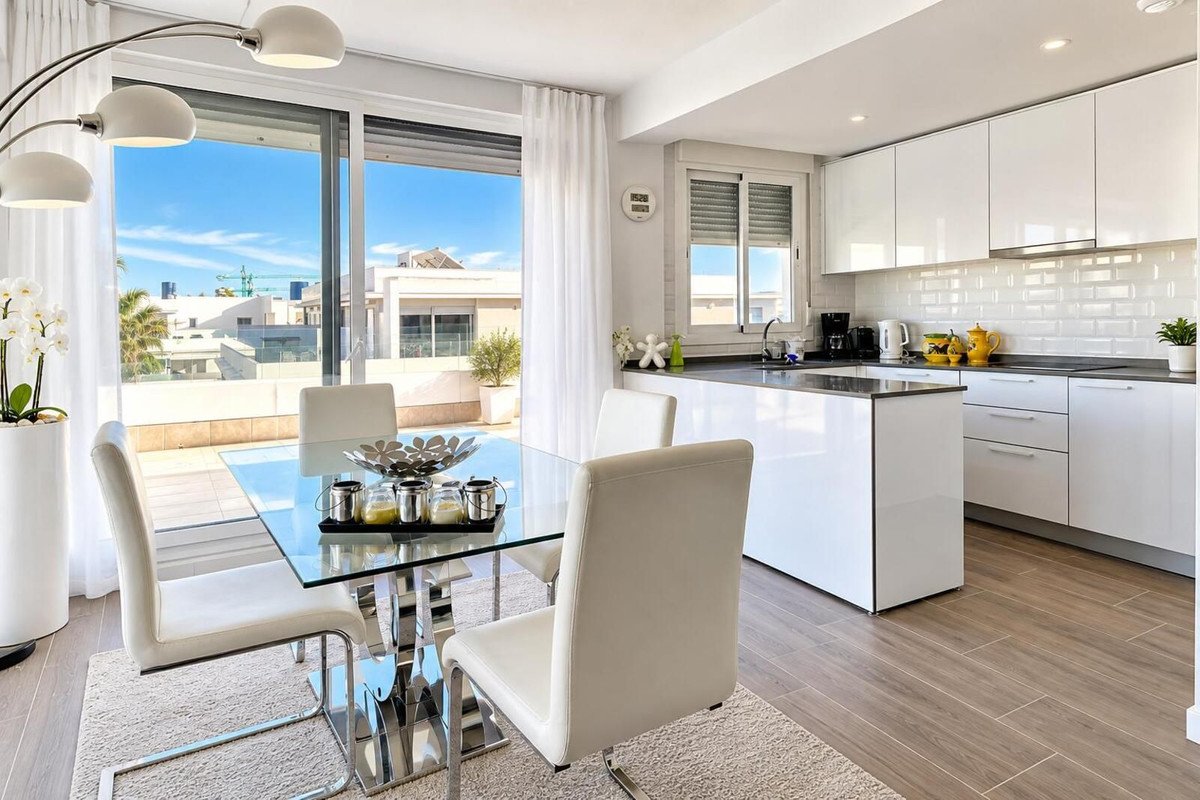 2 Bed Penthouse in Nueva Andalucía