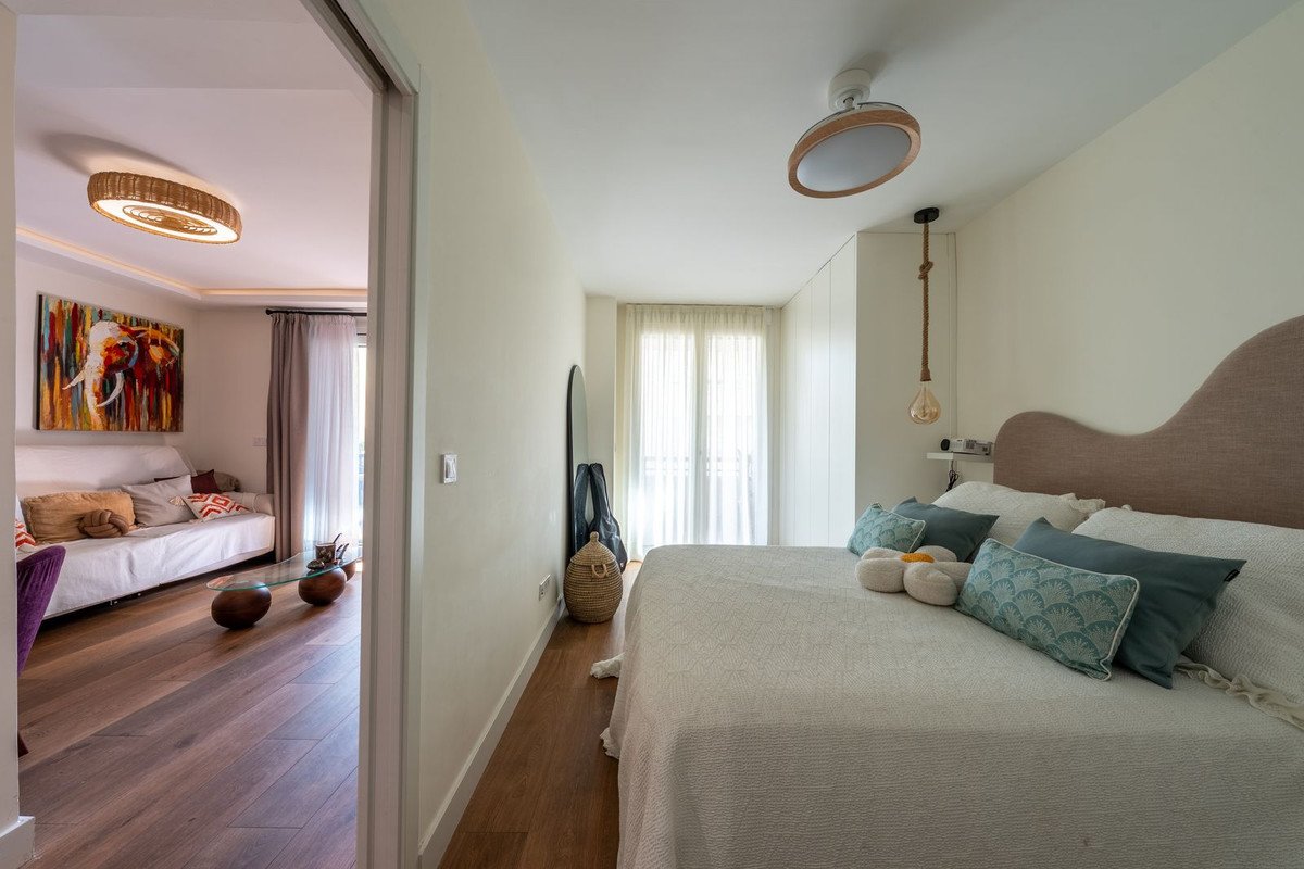 2 Bed Middle Floor Apartment in Marbella