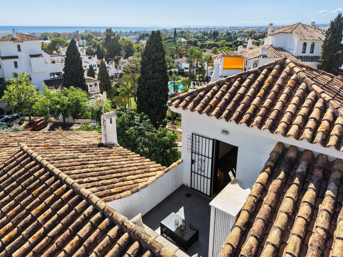4 Bed Townhouse in Nueva Andalucía