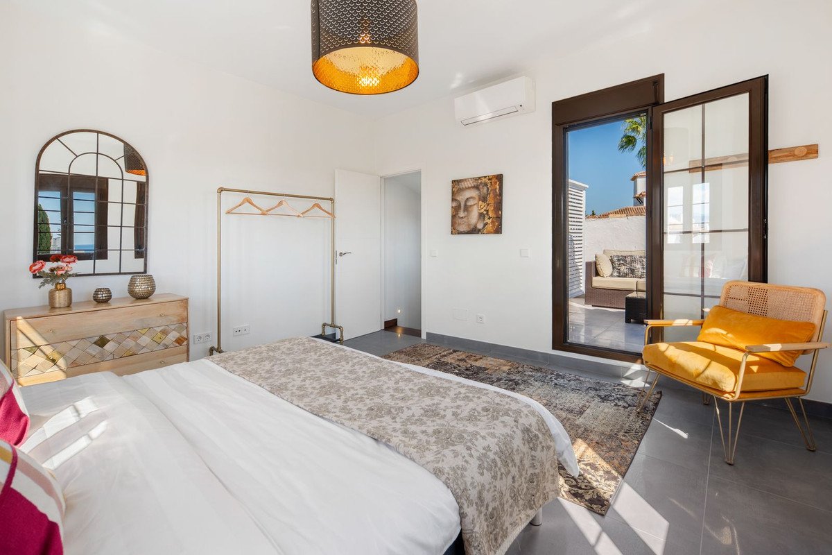 4 Bed Townhouse in Nueva Andalucía