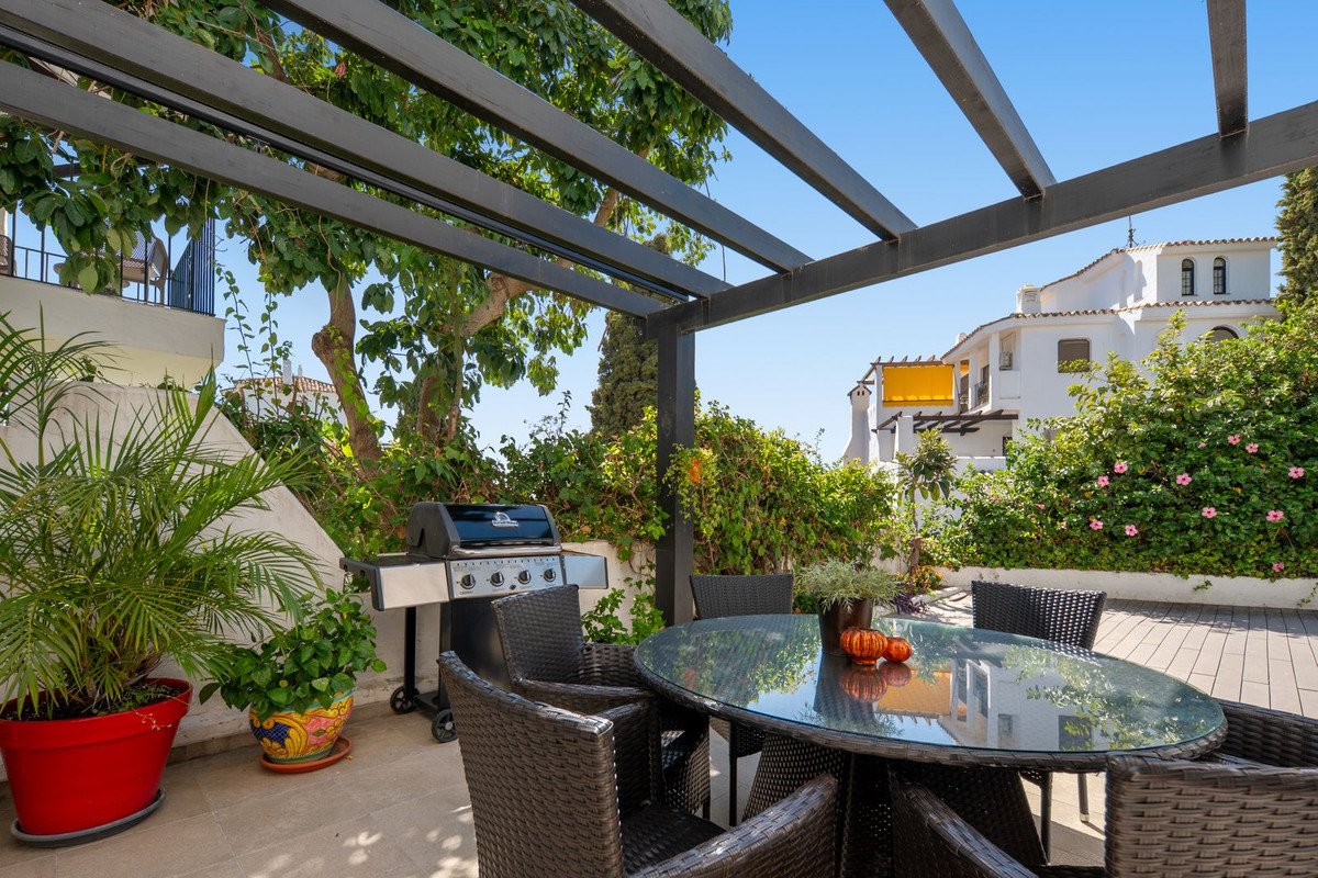 4 Bed Townhouse in Nueva Andalucía