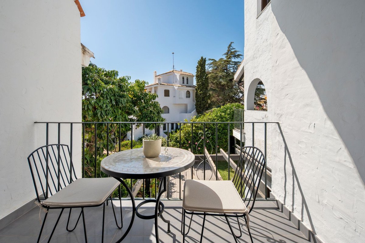 4 Bed Townhouse in Nueva Andalucía