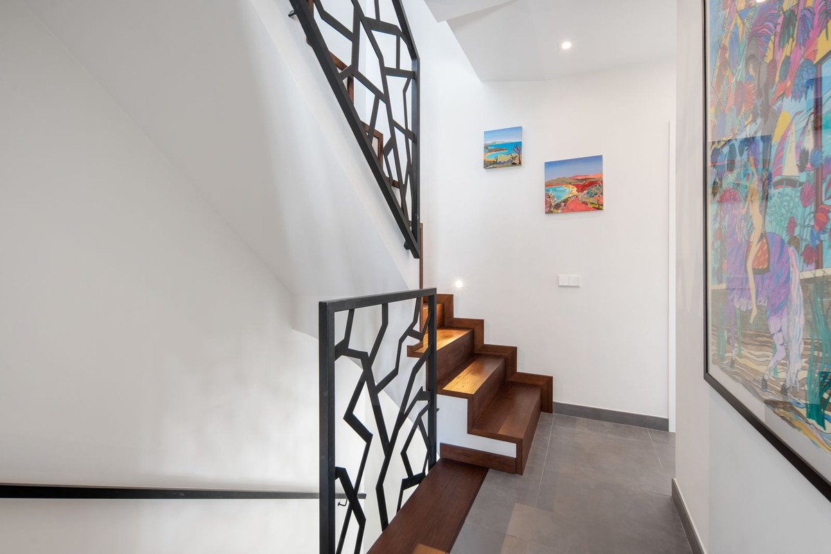 4 Bed Townhouse in Nueva Andalucía