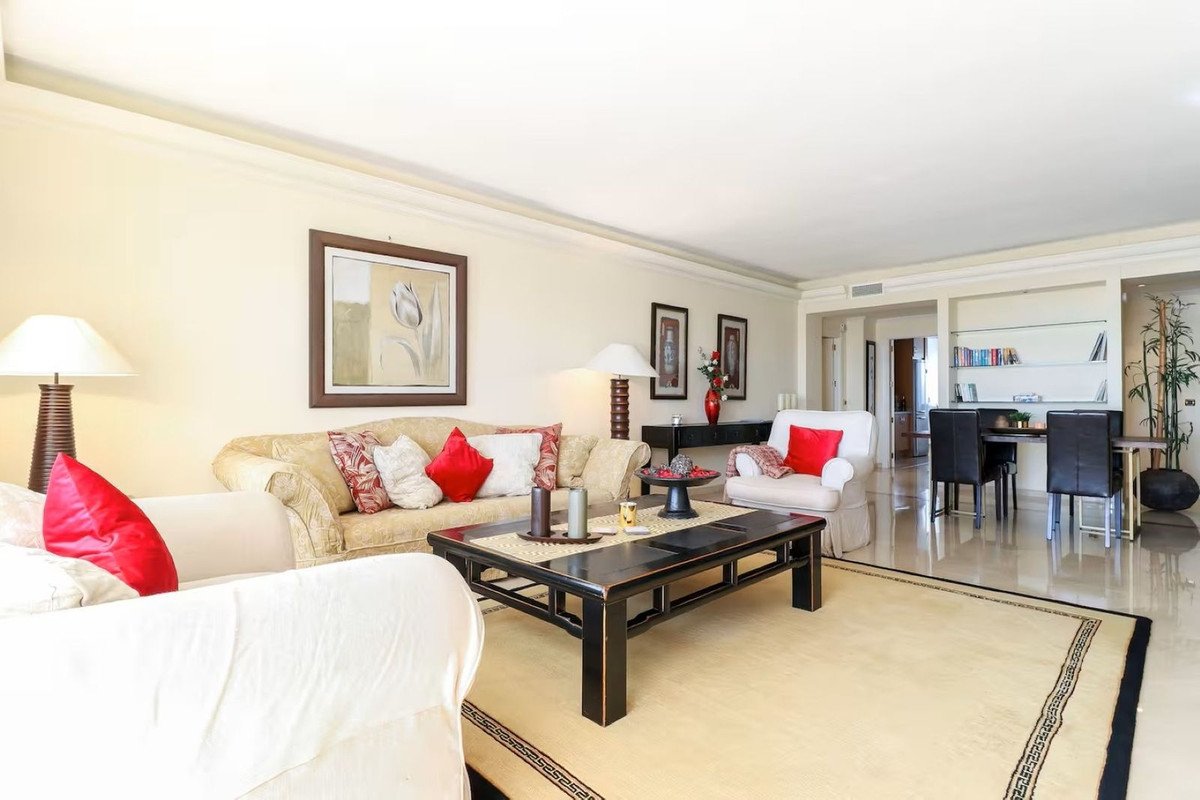 2 Bed Ground Floor Apartment in Los Monteros