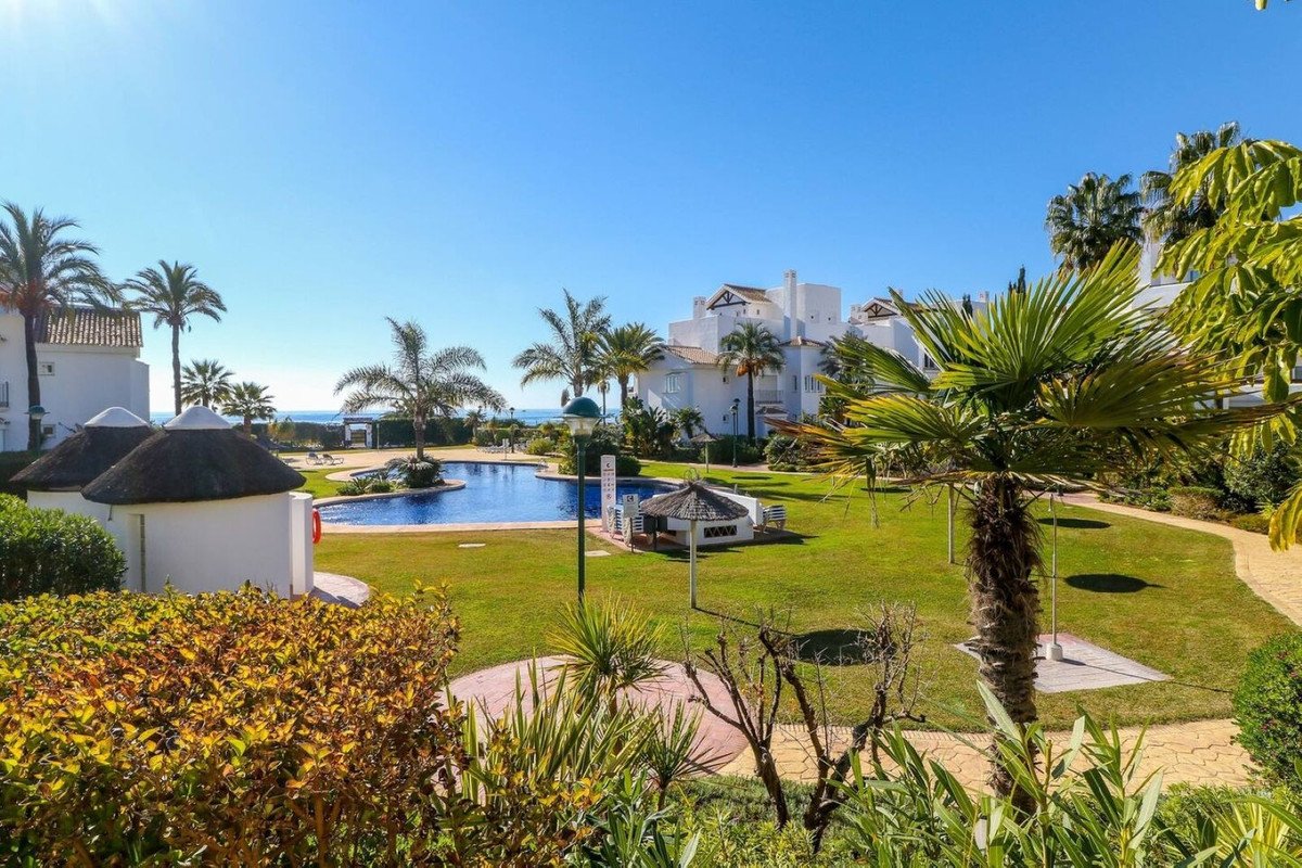 2 Bed Ground Floor Apartment in Los Monteros