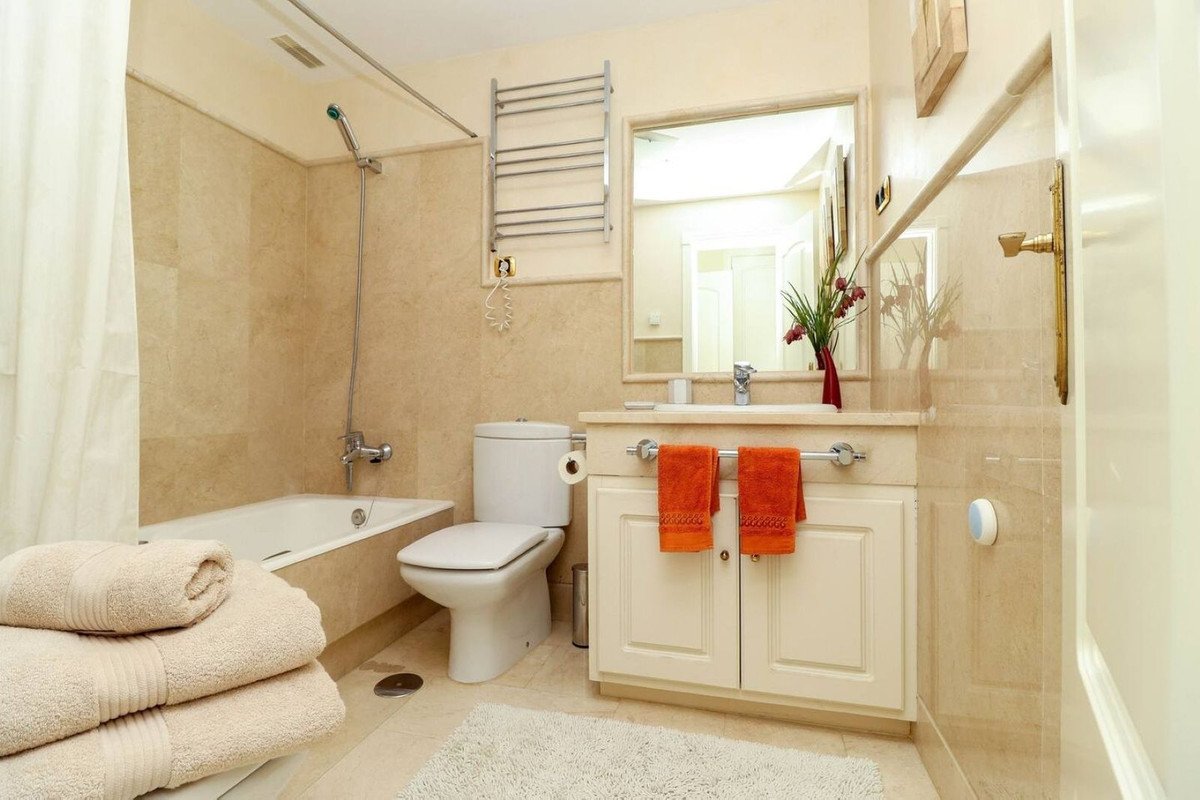 2 Bed Ground Floor Apartment in Los Monteros