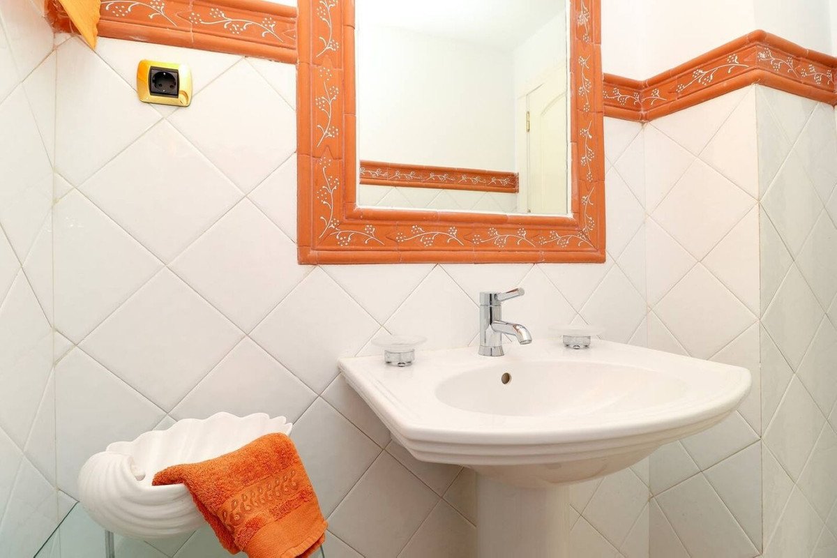 2 Bed Ground Floor Apartment in Los Monteros
