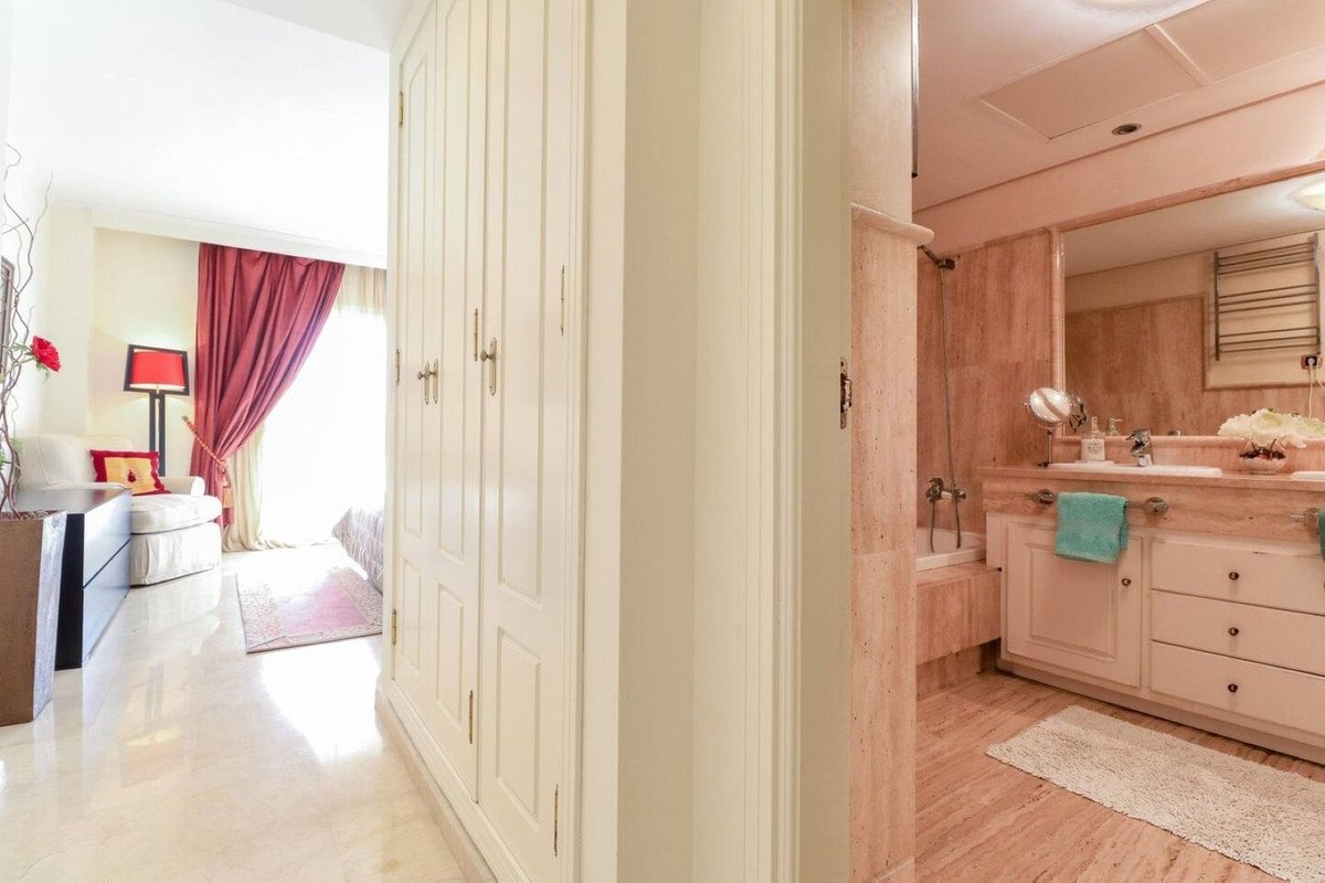 2 Bed Ground Floor Apartment in Los Monteros