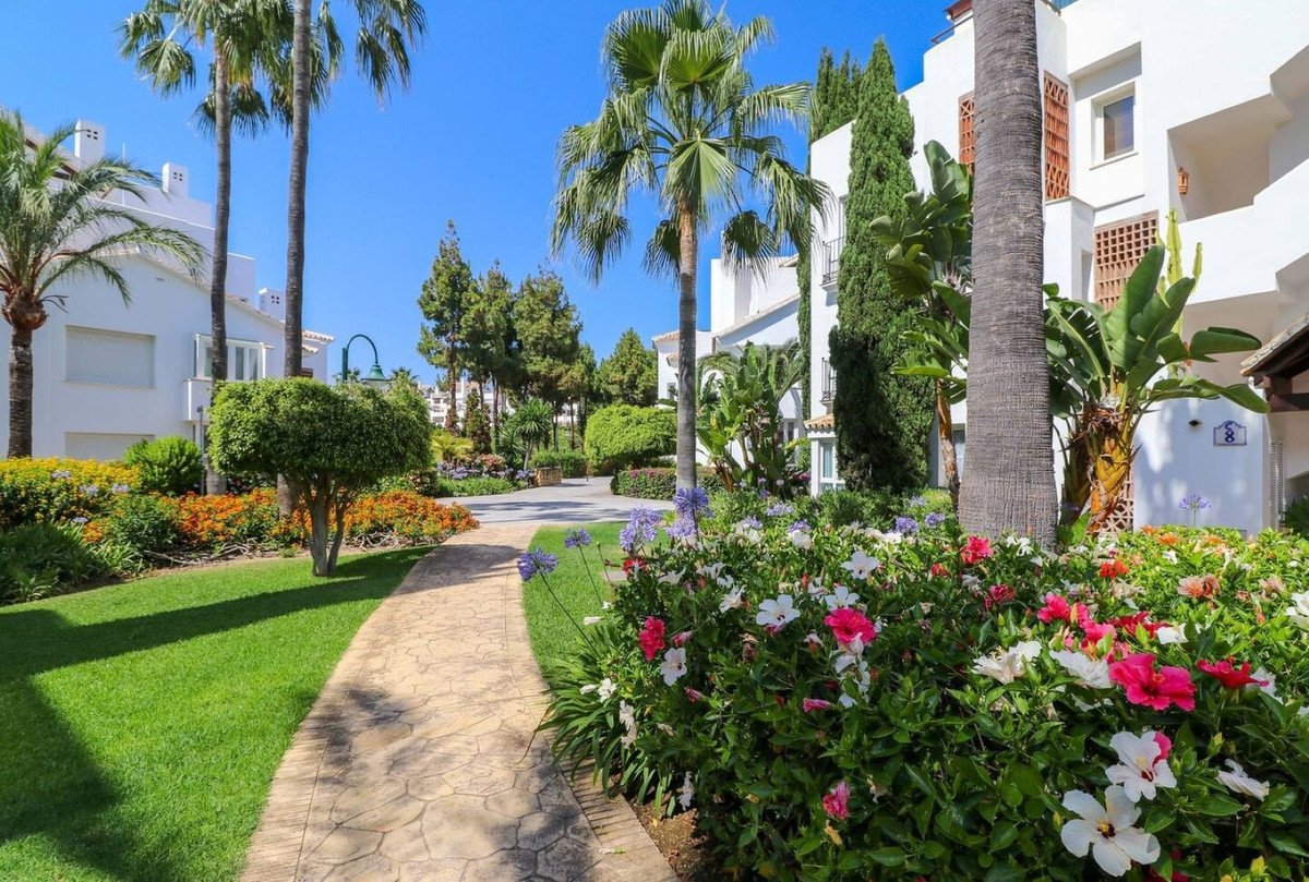 2 Bed Ground Floor Apartment in Los Monteros