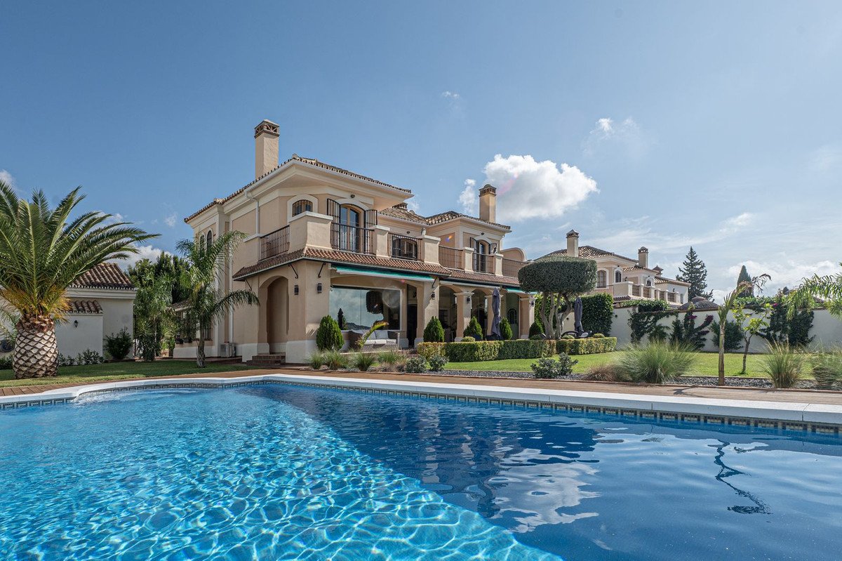 4 Bed Detached Villa in Mijas Golf