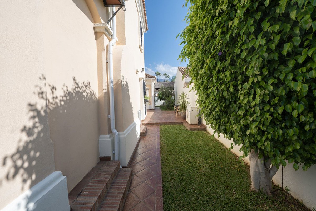 4 Bed Detached Villa in Mijas Golf
