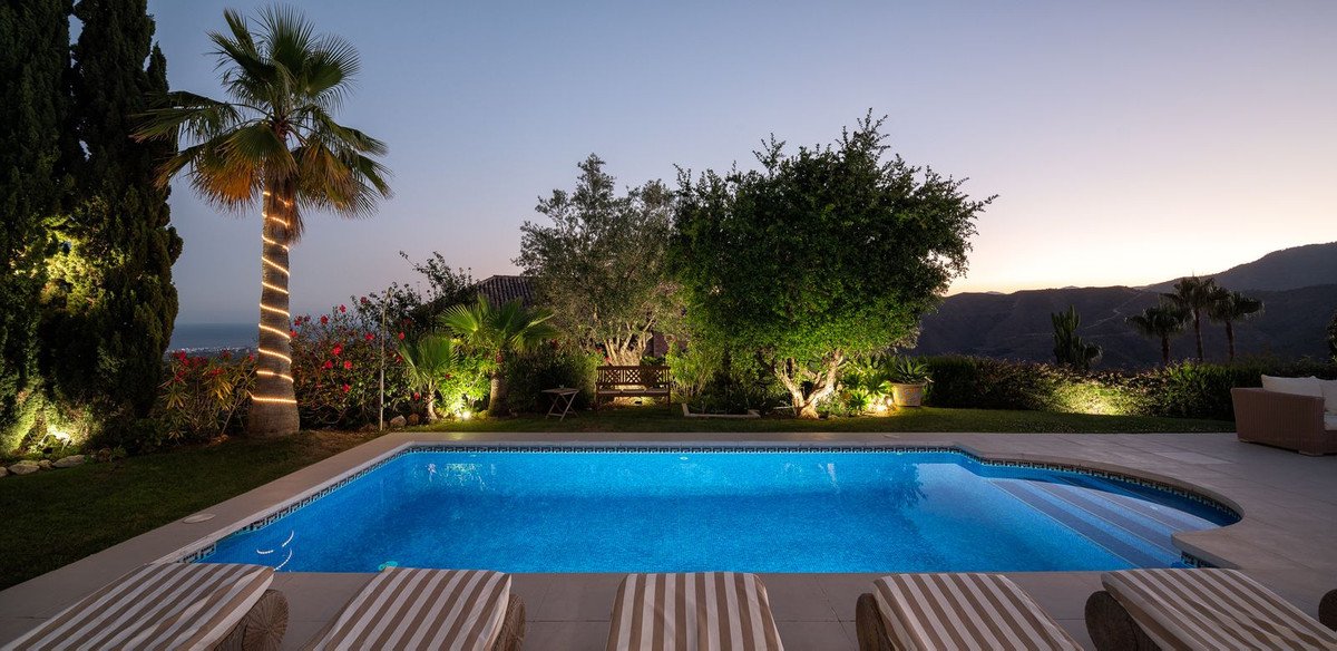 4 Bed Detached Villa in Istán