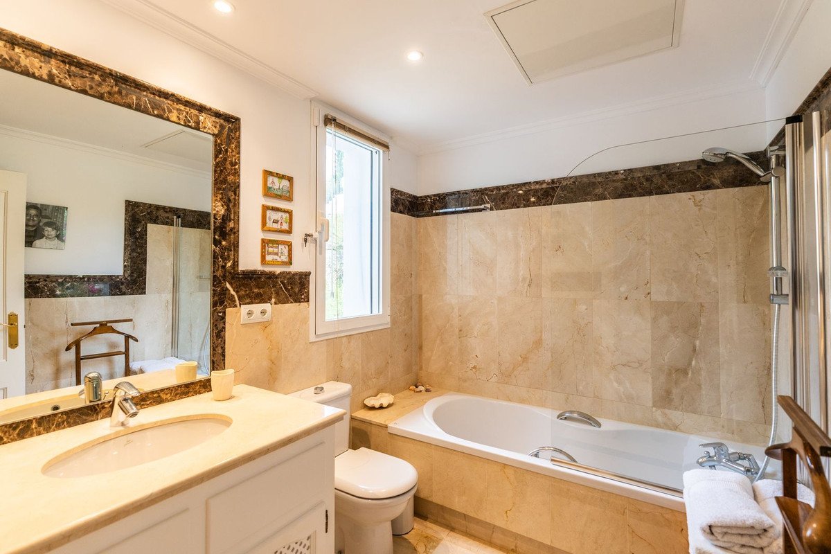 4 Bed Detached Villa in Istán
